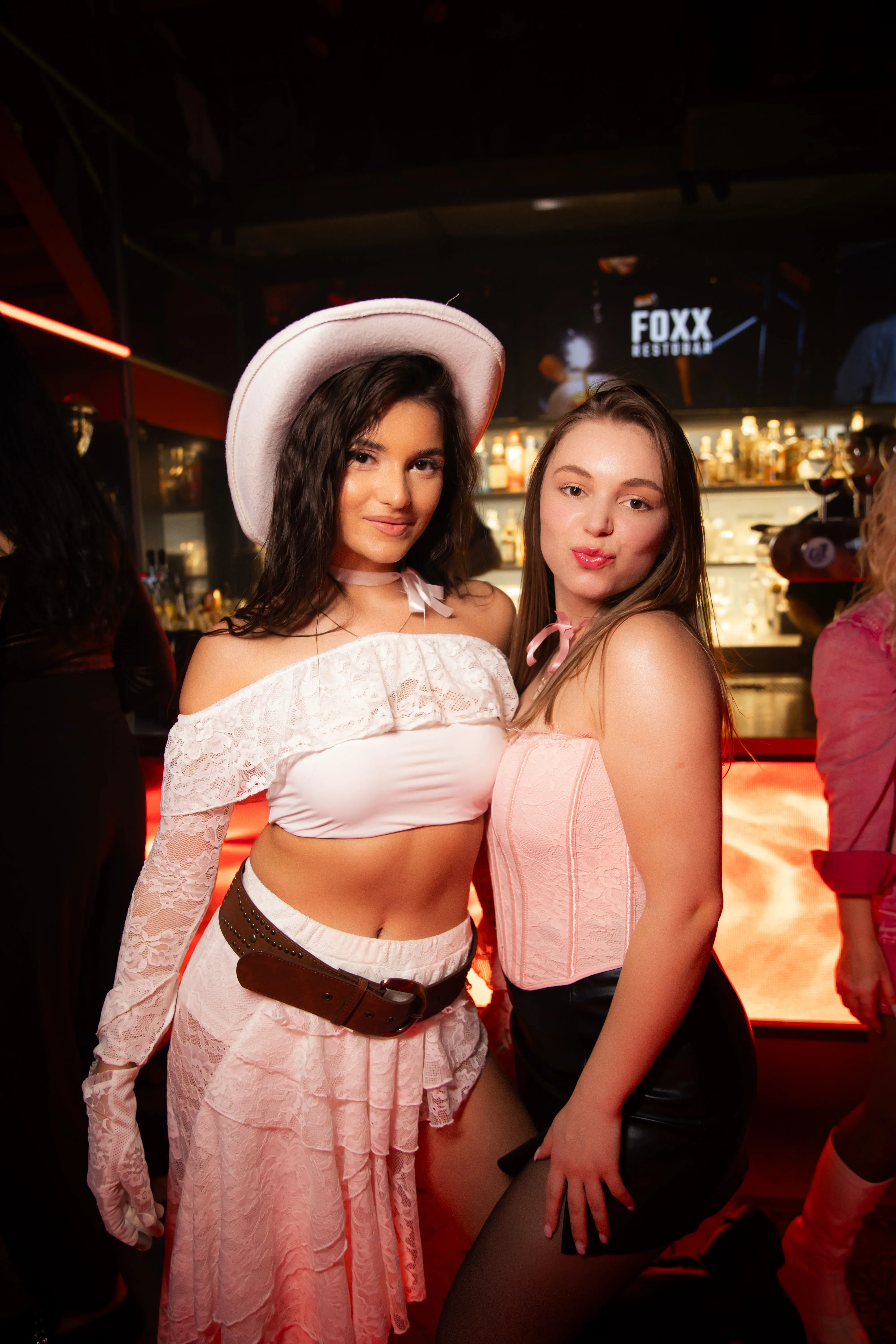FOXX restobar
